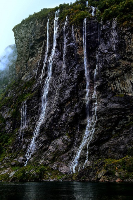  Knivsflfossen (Le sette sorelle). Geirangerfjord.